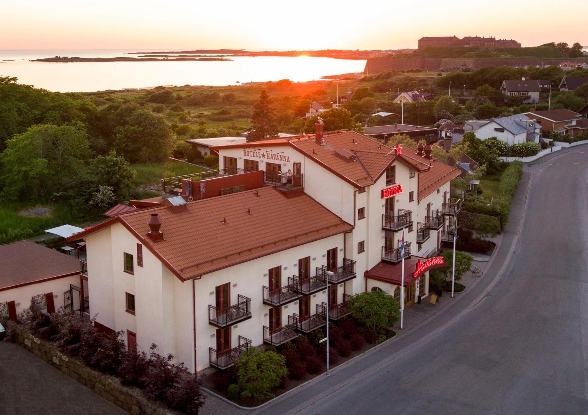 Hotell Havanna 瓦尔贝里 外观 照片