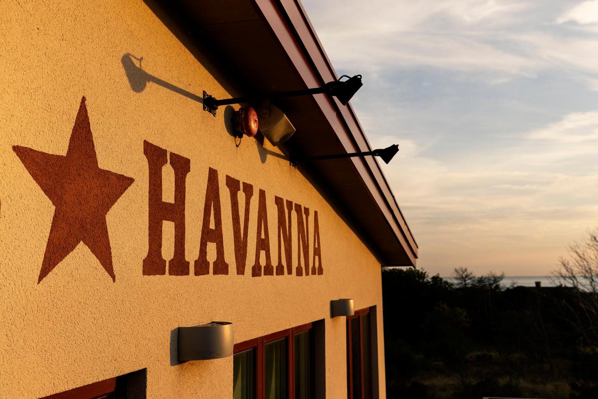 Hotell Havanna 瓦尔贝里 外观 照片
