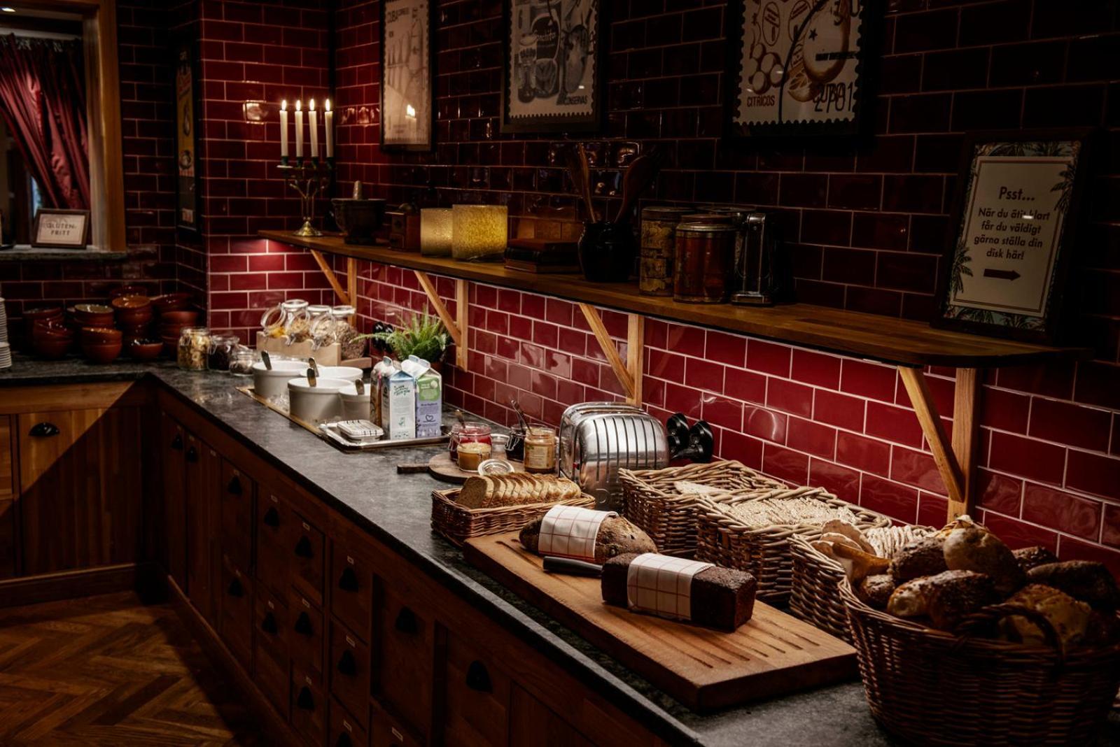Hotell Havanna 瓦尔贝里 外观 照片