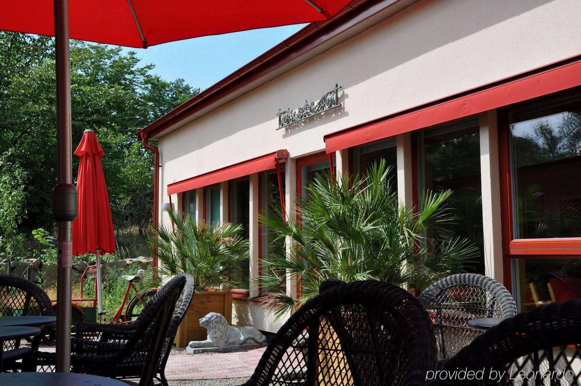 Hotell Havanna 瓦尔贝里 外观 照片